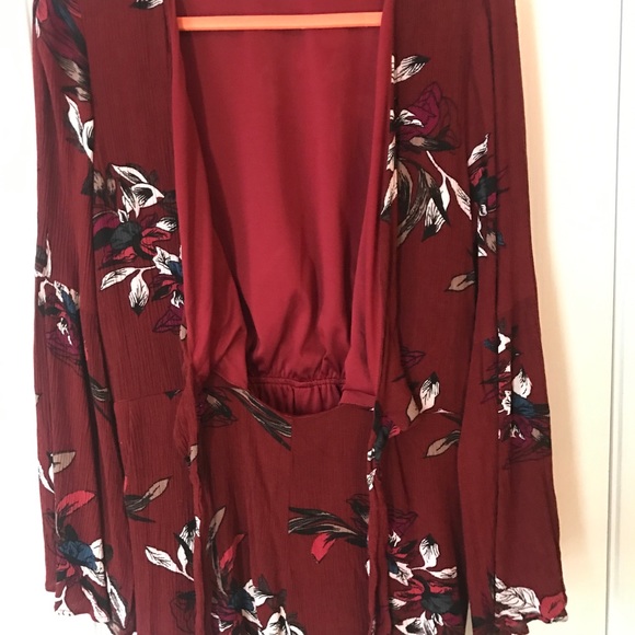 Loveriche Floral Print Bell Sleeve Romper - Picture 2 of 6